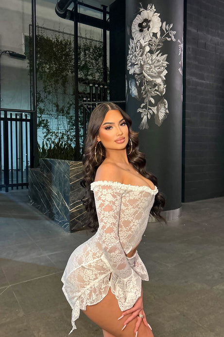 One of one lace _ white