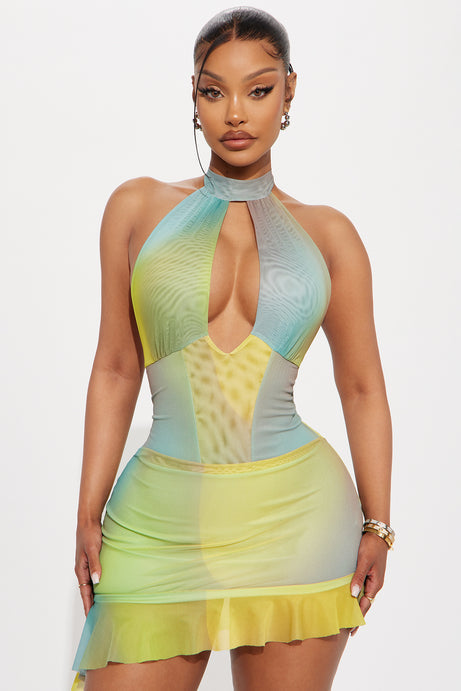 Mini dress ألوان الحب بقماش شبكي