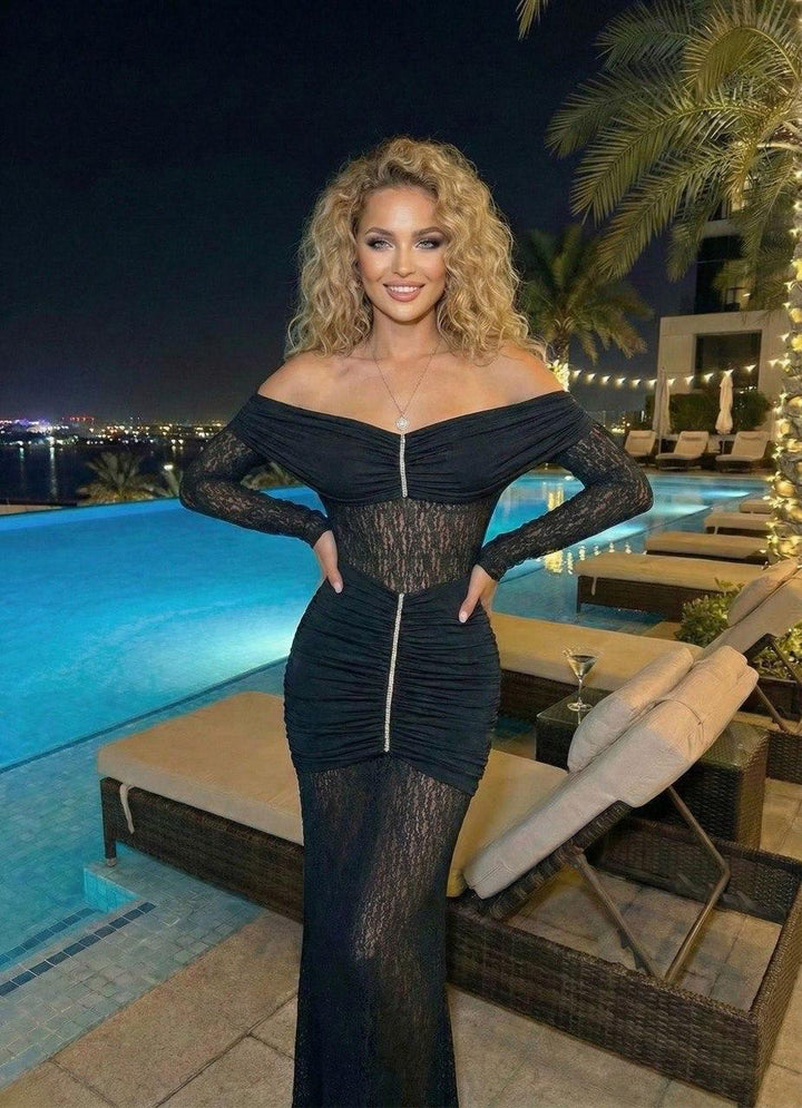 Maxi dress أسود دانتيل مع ستارس