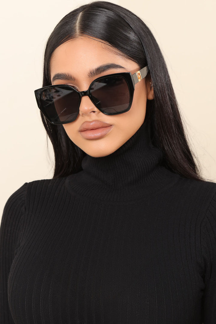 Living In The Fast Lane Square Sunglasses - Black