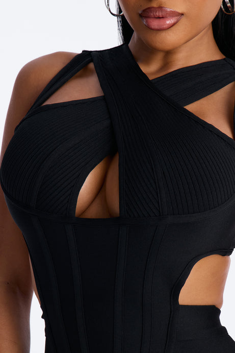 Midi dress باندج بتفاصيل متقاطعة – أسود
